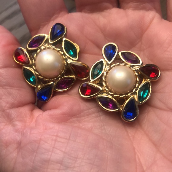 Vintage Costume Earrings ⭕️2 for $15⭕️ - Picture 3 of 3